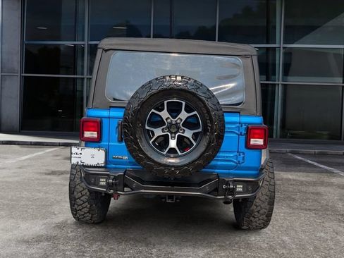 Used 2022 Jeep Wrangler Unlimited Rubicon w/ Cold Weather Group AWD/4WD image 6