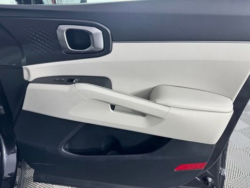 Used 2025 Kia Sorento S w/ Panoramic Sunroof Package image 33