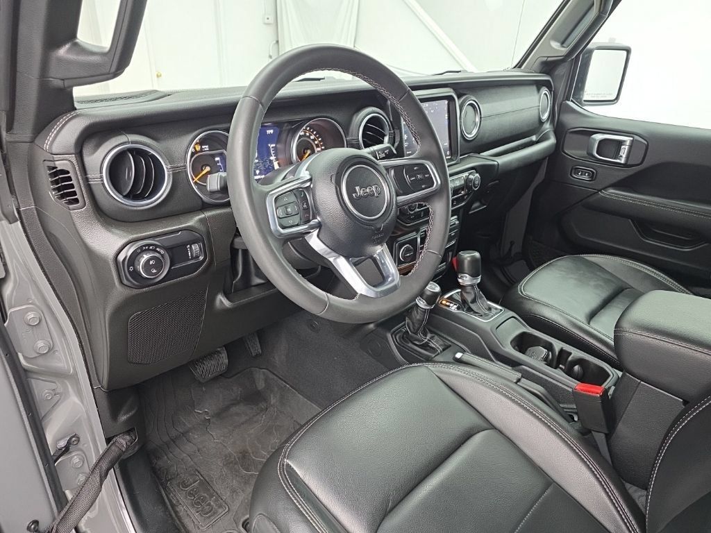 Used 2023 Jeep Gladiator Overland w/ Popular Equipment Package AWD/4WD image 16
