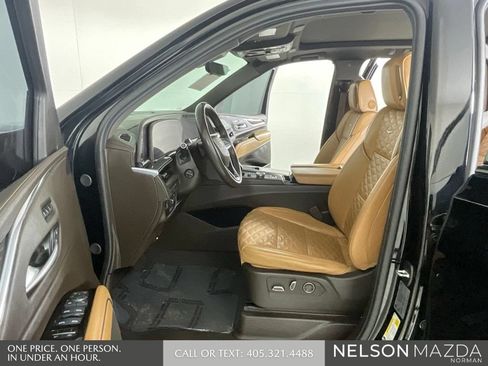 Used 2024 Cadillac Escalade ESV Sport w/ LPO, ONYX Package AWD/4WD image 11