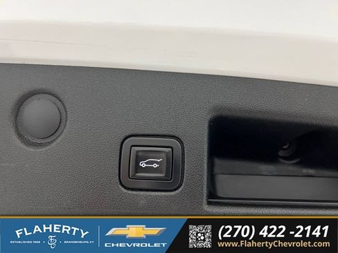 Used 2019 Chevrolet Equinox LT w/ Sun & Navigation Package FWD image 21