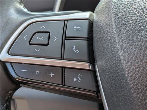 Used 2023 Toyota Highlander XLE image 13