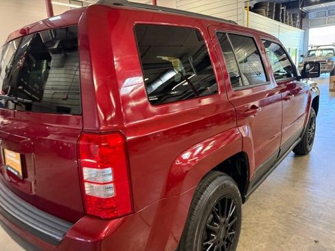Used 2016 Jeep Patriot Sport w/ Power Value Group AWD/4WD image 22