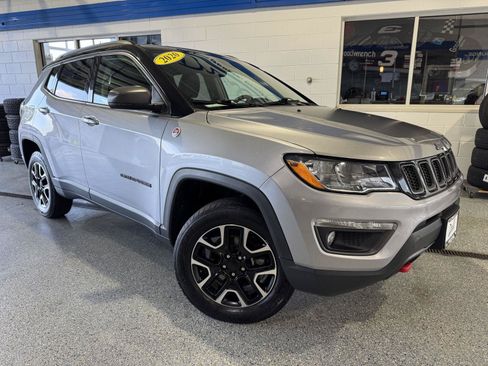 Used 2020 Jeep Compass Trailhawk AWD/4WD image 2