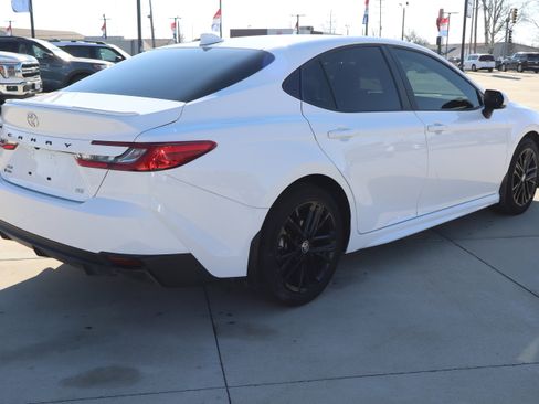 Used 2025 Toyota Camry SE w/ Multimedia Upgrade Package image 5