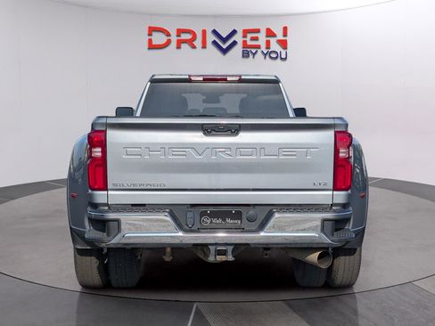 Used 2025 Chevrolet Silverado 3500 LTZ w/ LTZ Convenience Package AWD/4WD image 4