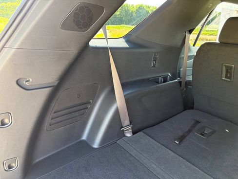 Used 2023 Chevrolet Traverse LT FWD image 49