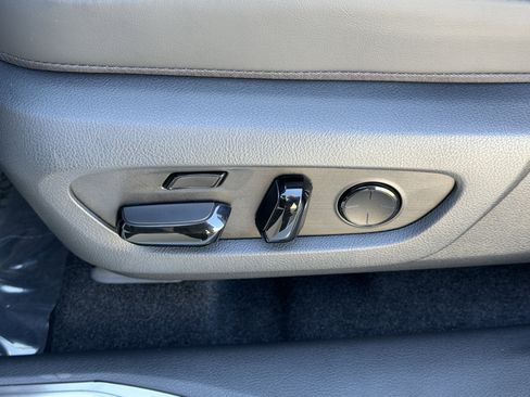 New 2026 Lexus RX 450h AWD image 17