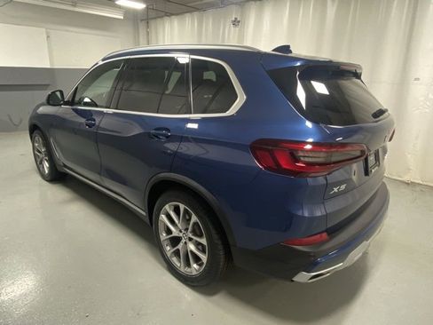 Used 2022 BMW X5 xDrive40i w/ Premium Package image 2
