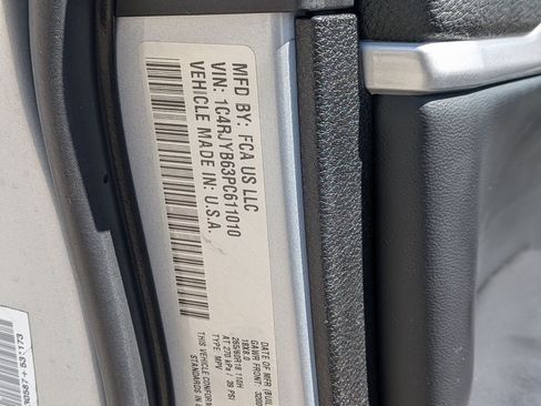 Used 2023 Jeep Grand Cherokee 4WD 4xe w/ Luxury Tech Group II image 36