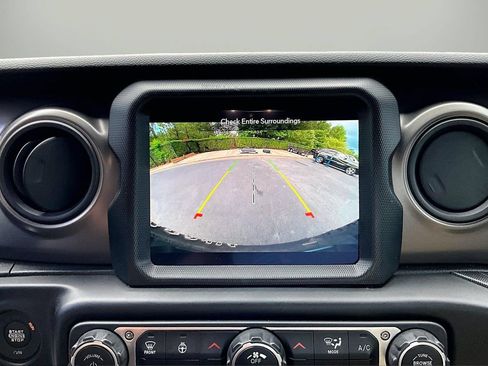 Used 2023 Jeep Wrangler Unlimited w/ Sun & Screen Package AWD/4WD image 14