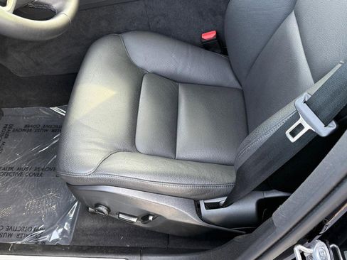 Certified 2025 Volvo XC60 B5 Plus image 17