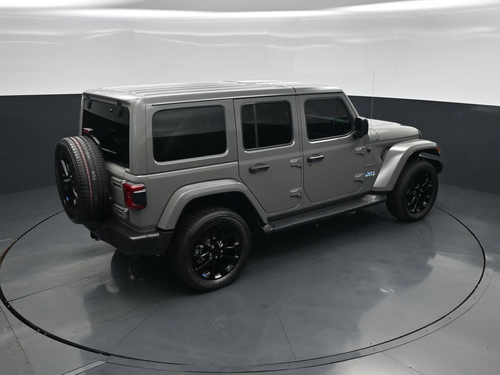 Used 2023 Jeep Wrangler Unlimited Sahara w/ Cold Weather Group AWD/4WD image 38