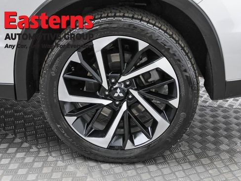 Used 2024 Mitsubishi Outlander SE image 32