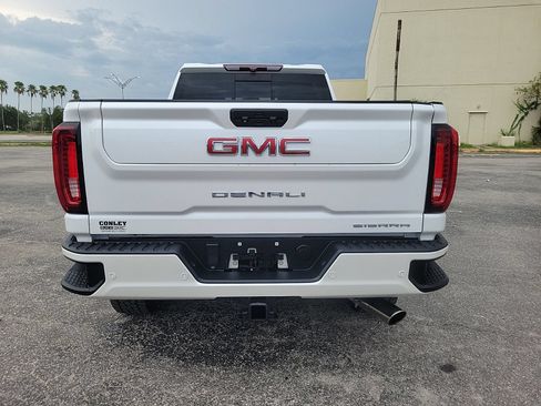 Used 2022 GMC Sierra 2500 Denali AWD/4WD image 6