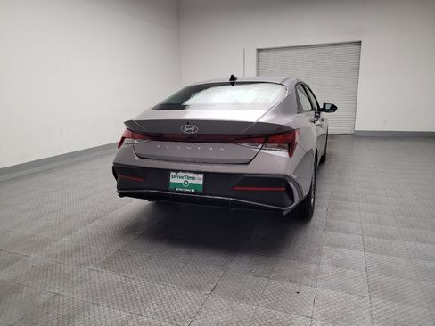 Used 2024 Hyundai Elantra SEL FWD image 7
