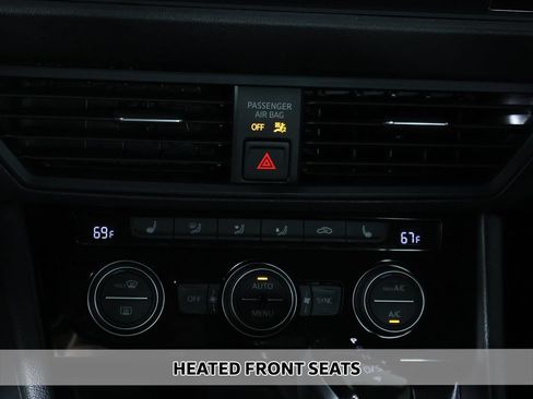 Used 2023 Volkswagen Jetta SE FWD image 5