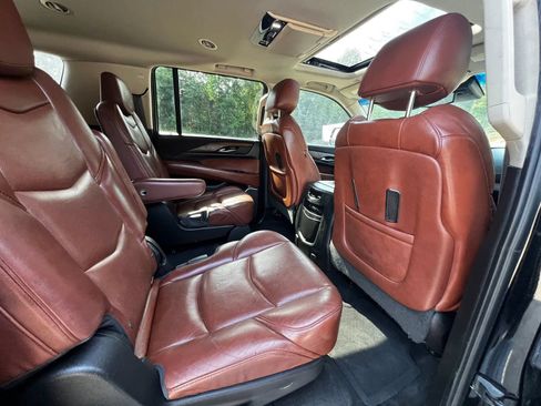 Used 2016 Cadillac Escalade ESV Premium AWD/4WD image 11