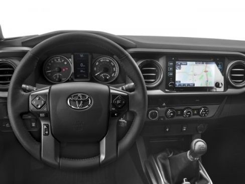 Used 2017 Toyota Tacoma TRD Off-Road image 7