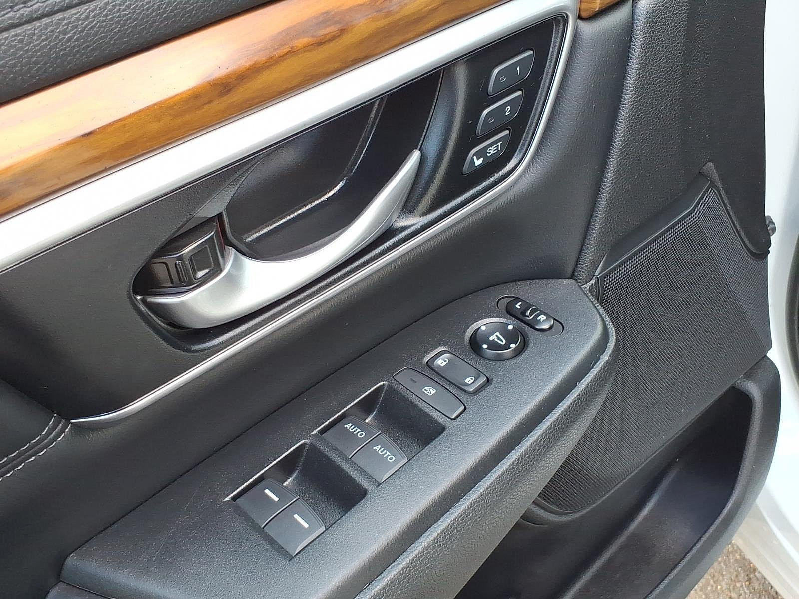 Used 2021 Honda CR-V EX-L image 14