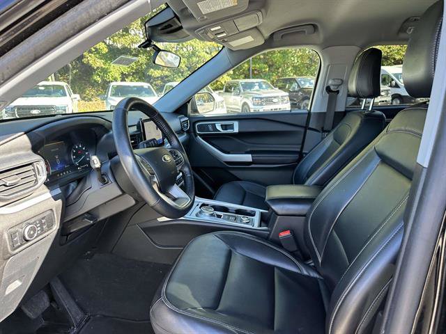 Used 2023 Ford Explorer XLT w/ Equipment Group 202A AWD/4WD image 37