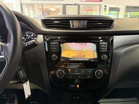 Used 2020 Nissan Rogue Sport S FWD image 15