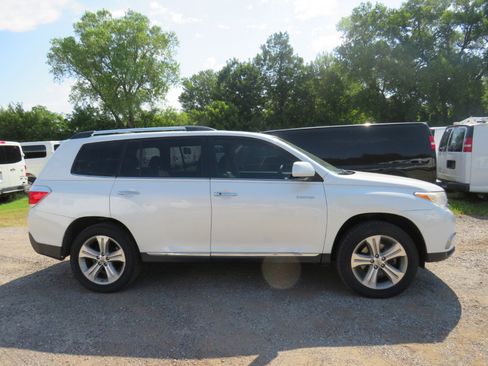 Used 2013 Toyota Highlander Limited image 4