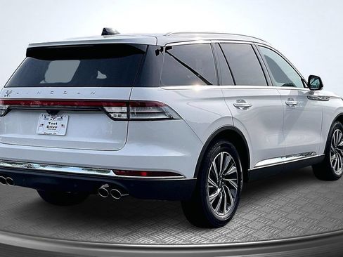 Used 2026 Lincoln Aviator 2WD image 7