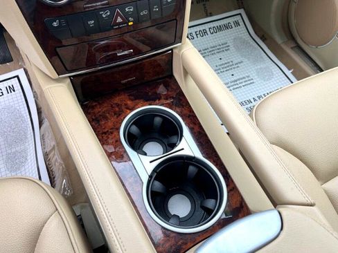 Used 2011 Mercedes-Benz GL 450 4MATIC image 35