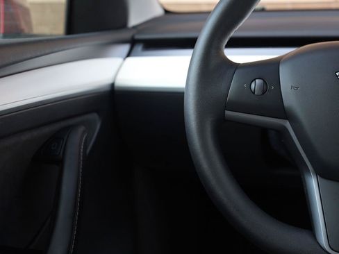 Used 2022 Tesla Model Y Performance AWD/4WD image 28