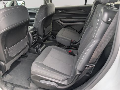 Used 2023 Jeep Grand Cherokee L Laredo RWD image 14