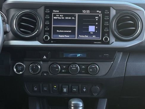 Used 2023 Toyota Tacoma TRD Off-Road w/ Technology Package image 17