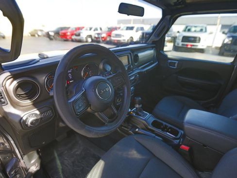 Used 2019 Jeep Wrangler Sport image 4