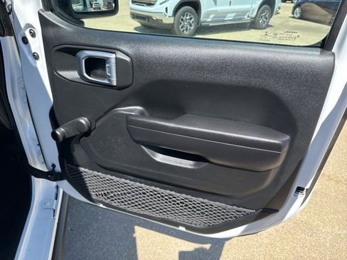 Used 2021 Jeep Wrangler Sport AWD/4WD image 24