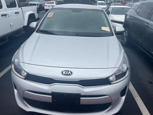 Used 2019 Kia Rio S image 2