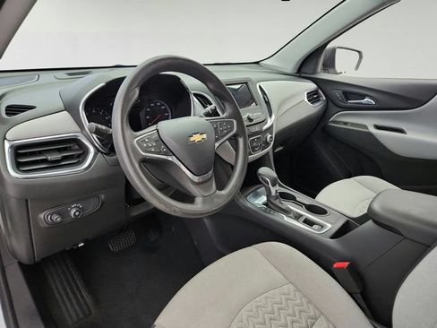 Used 2023 Chevrolet Equinox LS FWD image 9