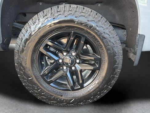 Used 2024 Chevrolet Silverado 1500 LT Trail Boss w/ Convenience Package II AWD/4WD image 25