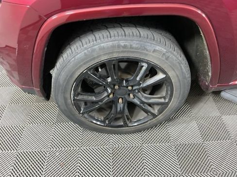 Used 2017 Jeep Grand Cherokee Altitude w/ Quick Order Package 23Z AWD/4WD image 9