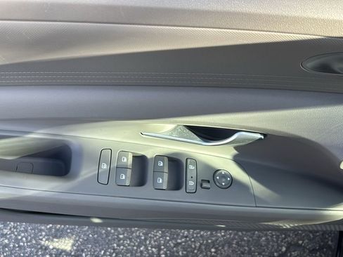 Used 2022 Hyundai Elantra Blue image 14