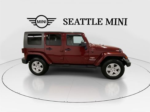 Used 2010 Jeep Wrangler Unlimited Sahara w/ Dual Top Group image 13