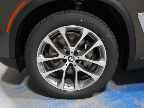 New 2026 BMW X5 xDrive40i w/ Climate Comfort Package AWD/4WD image 34