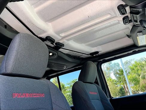 Certified 2025 Jeep Wrangler Unlimited Rubicon w/ Convenience Group AWD/4WD image 14
