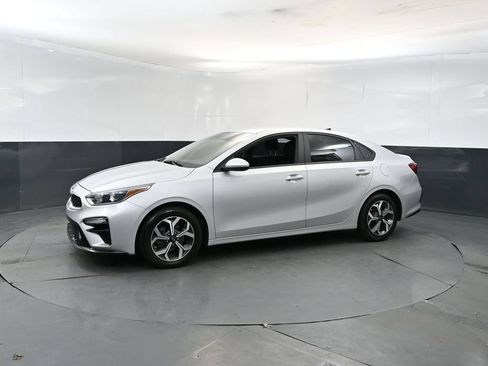 Used 2021 Kia Forte LXS FWD image 2