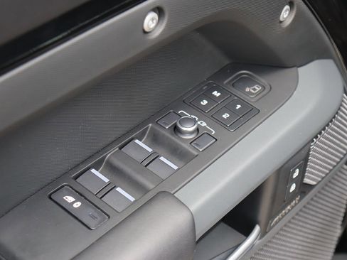 Used 2022 Land Rover Defender 110 X image 50