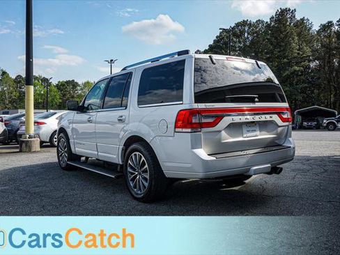 Used 2016 Lincoln Navigator Select image 13