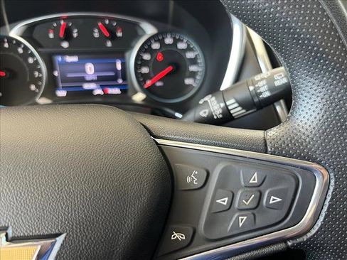 Used 2020 Chevrolet Equinox LT image 19