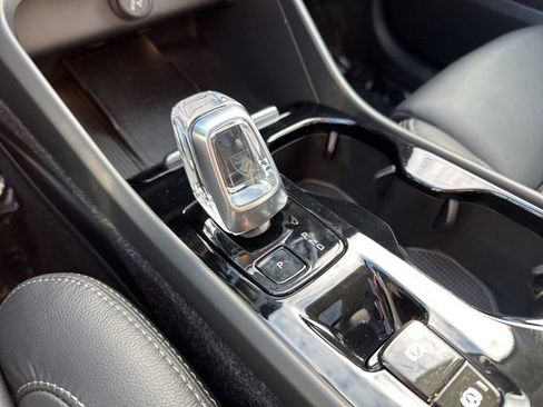 Certified 2023 Volvo XC40 B5 Plus image 19