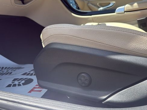 Used 2017 Mercedes-Benz C 300 Sedan image 7