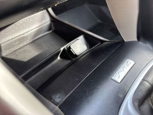 Used 2015 Ford Fusion SE w/ Equipment Group 202A image 25