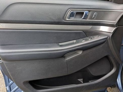 Used 2018 Ford Explorer XLT w/ Equipment Group 202A image 13